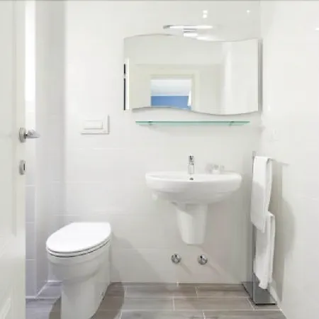 Πανσιόν Costa Azzurra 3*